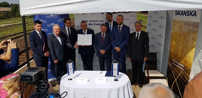 Podpisanie umowy na LK62 - fot. PKP PLK Podpisanie umowy na LK62 - fot. PKP PLK